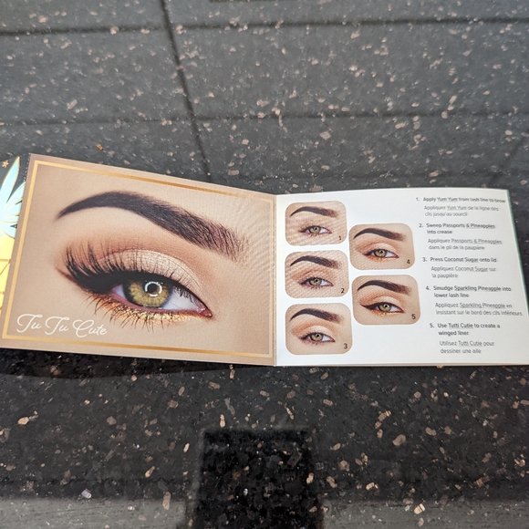 Too Faced Tutti Frutti Sparkling Pineapple Eye Shadow Palette. - Picture 8 of 9